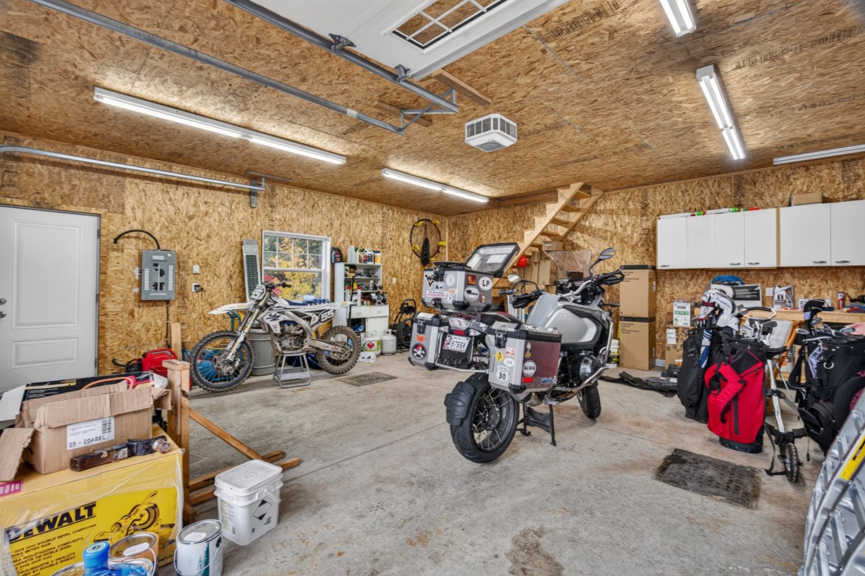 Garage — 51 Rue de l'Osmonde, Sainte-Catherine-de-la-Jacques-Cartier