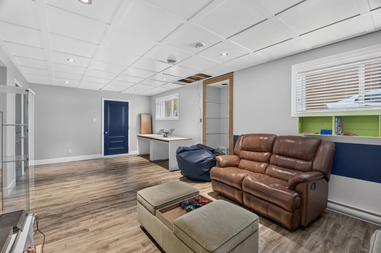 Salle familiale — 51 Rue de l'Osmonde, Sainte-Catherine-de-la-Jacques-Cartier