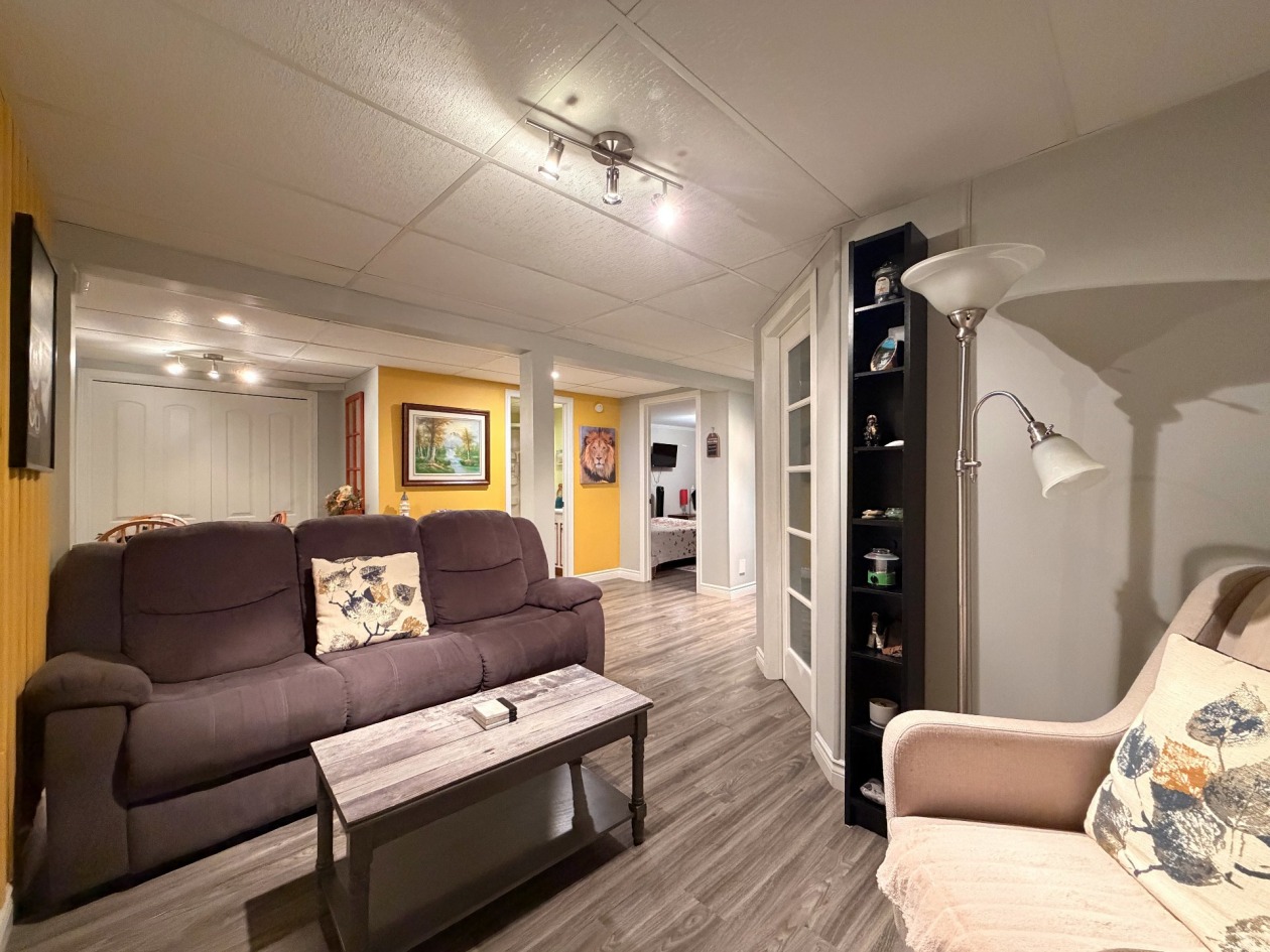Salle familiale — 594 Boul. du Griffon, Gaspé