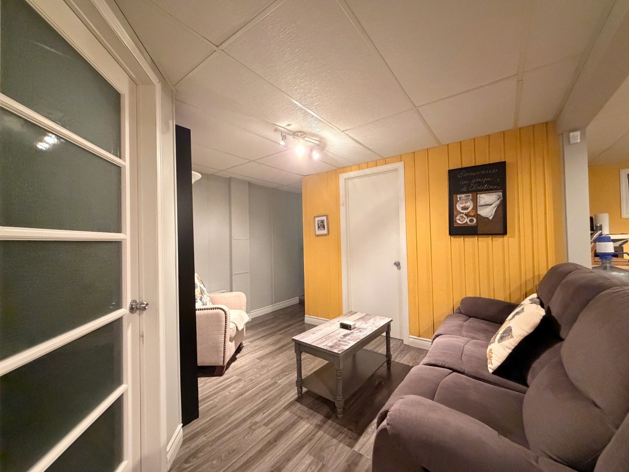 Salle familiale — 594 Boul. du Griffon, Gaspé