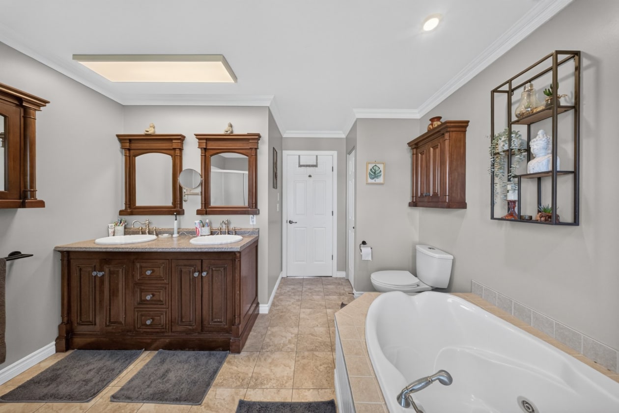 Salle de bains — 150 Rue Ernest-Bergeron, Sherbrooke