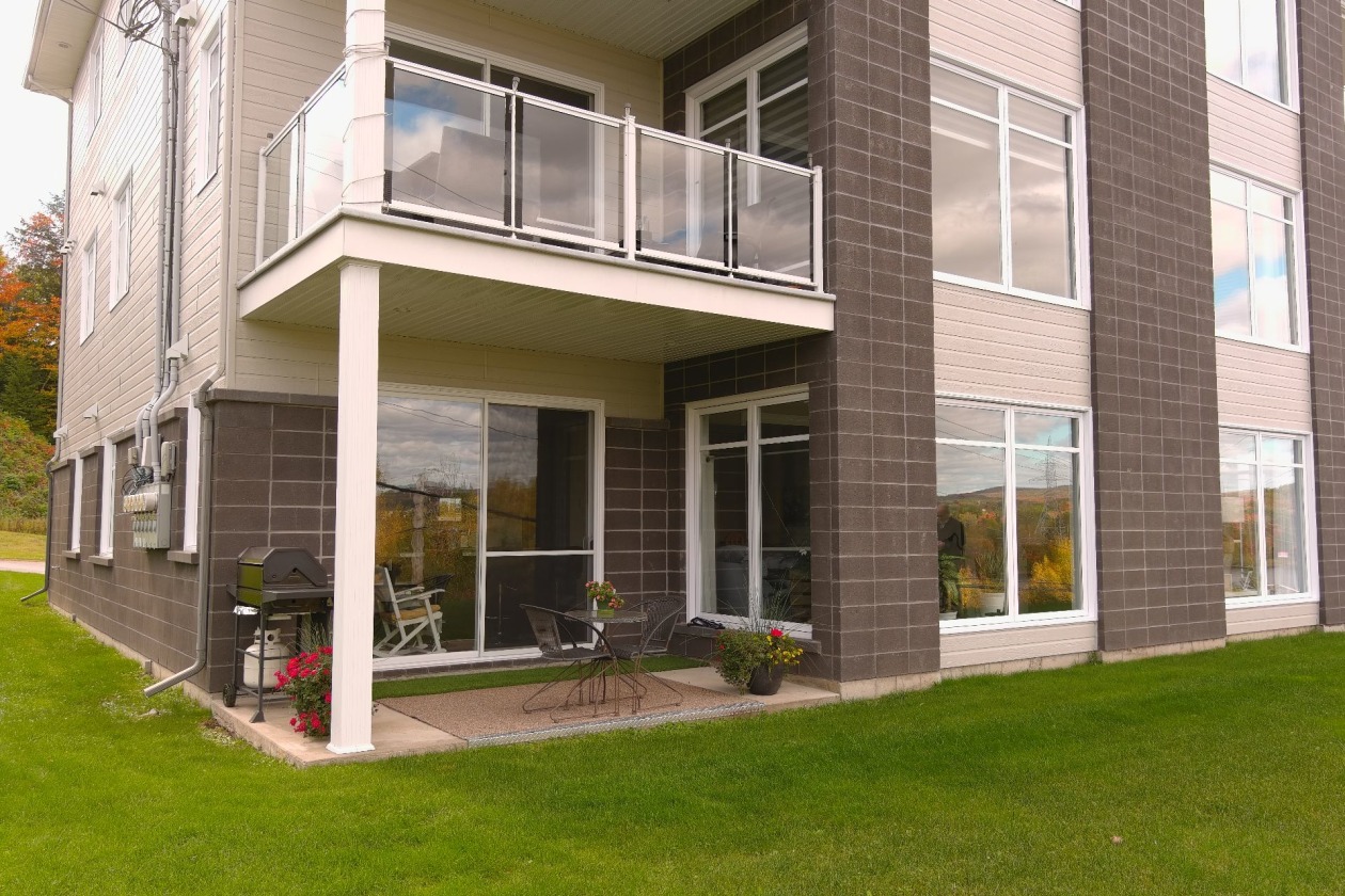 Terrasse — 1100 Av. du Capitaine-Veilleux, Shawinigan
