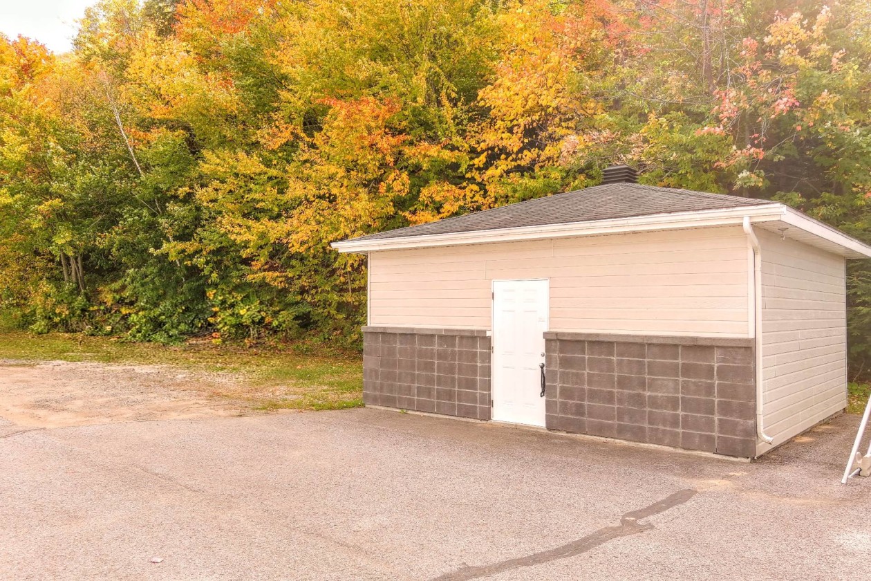 Rangement — 1100 Av. du Capitaine-Veilleux, Shawinigan