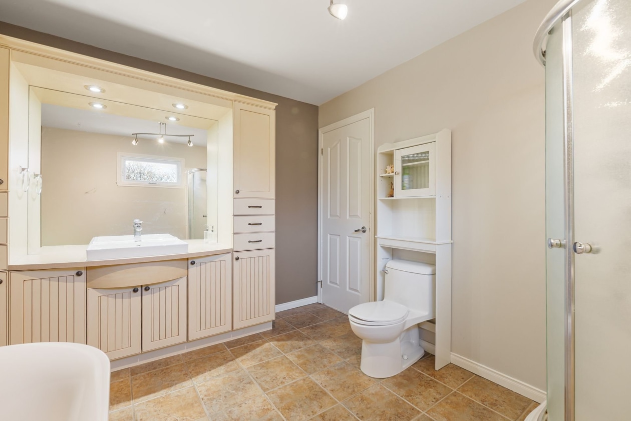 Salle de bains — 987 Rue Deveau, Trois-Rivières