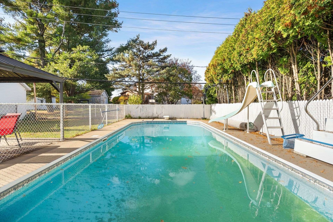 Piscine — 987 Rue Deveau, Trois-Rivières