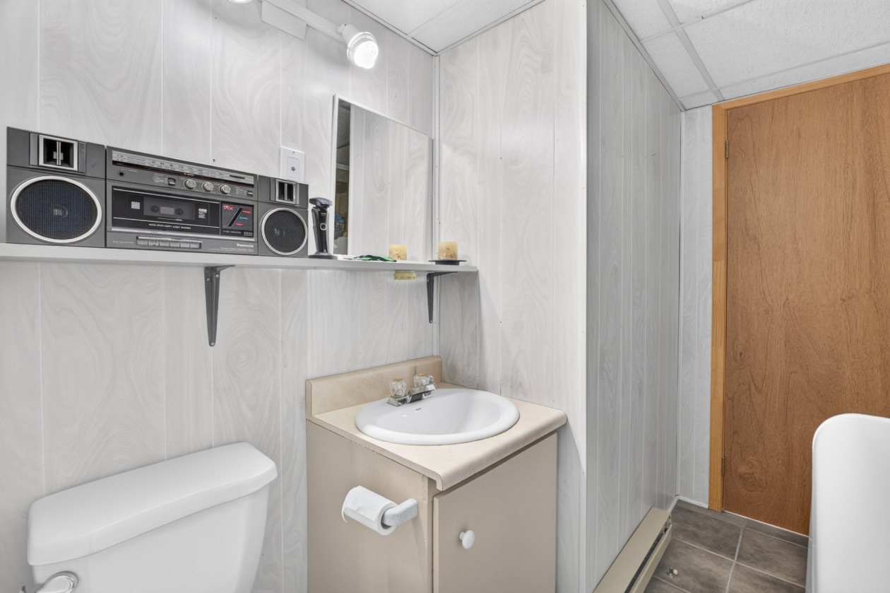 Salle de bains — 9150 Rue de l'Amazone, Québec