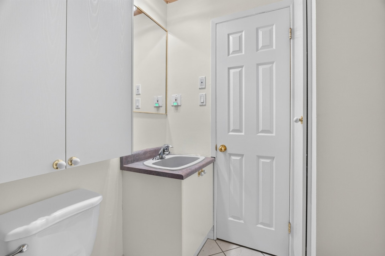 Salle de bains — 9150 Rue de l'Amazone, Québec