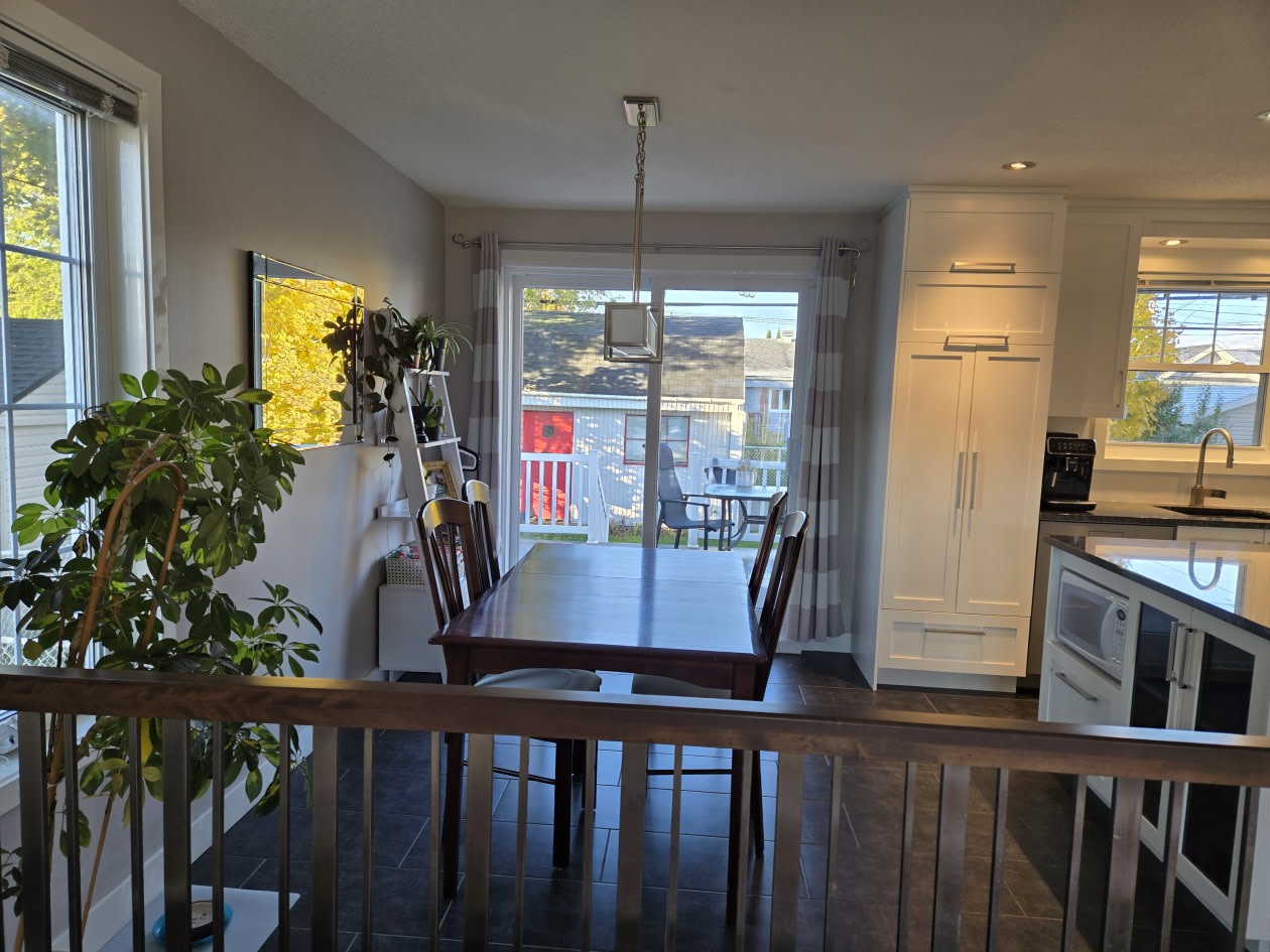 Salle à manger — 372 Rue Duportail, Québec