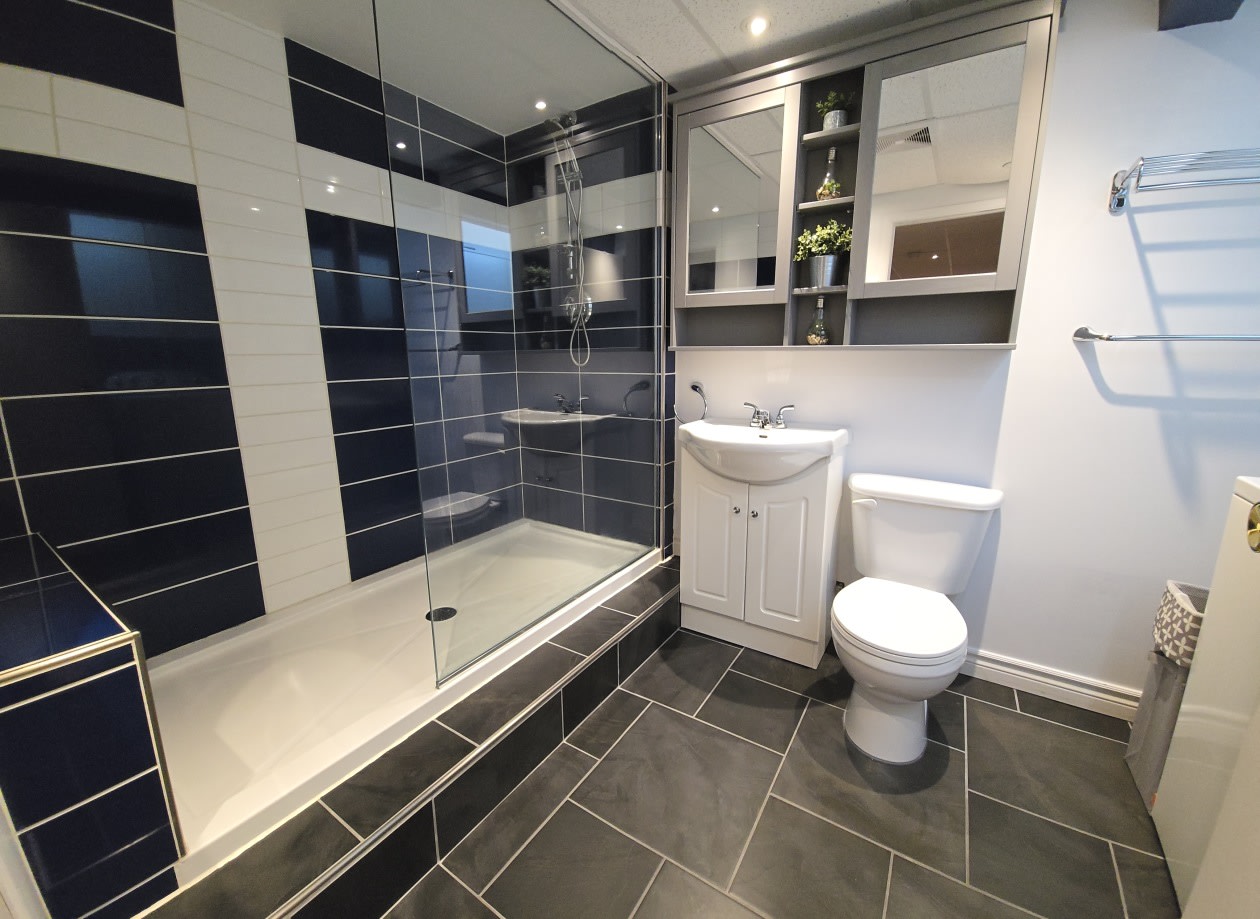 Salle de bains — 372 Rue Duportail, Québec