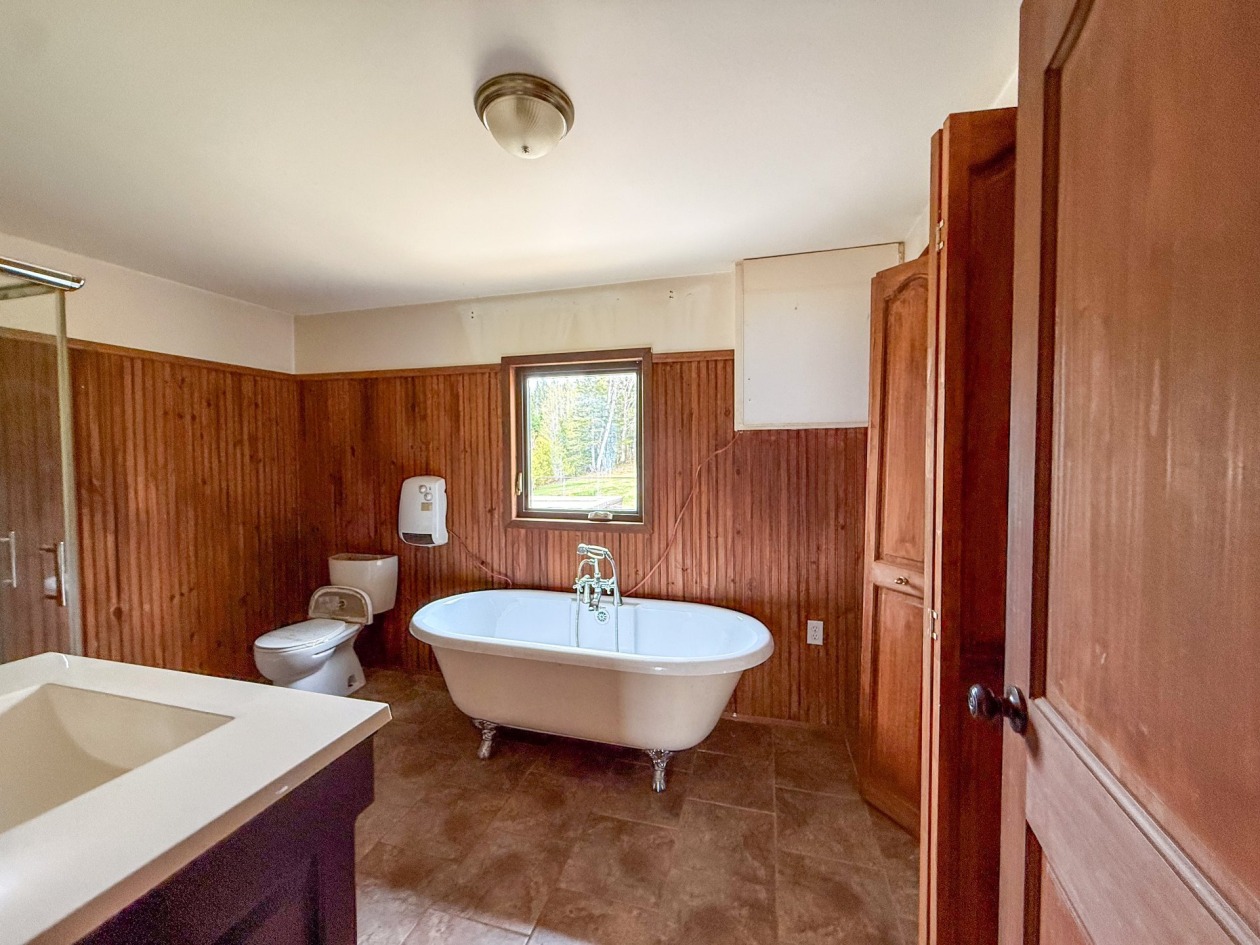 Salle de bains — 1980 Boul. de Grande-Grève, Gaspé