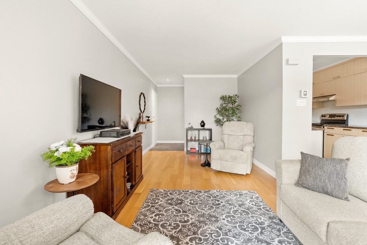 Salon — 9008 Rue de l'Attisée, Lévis