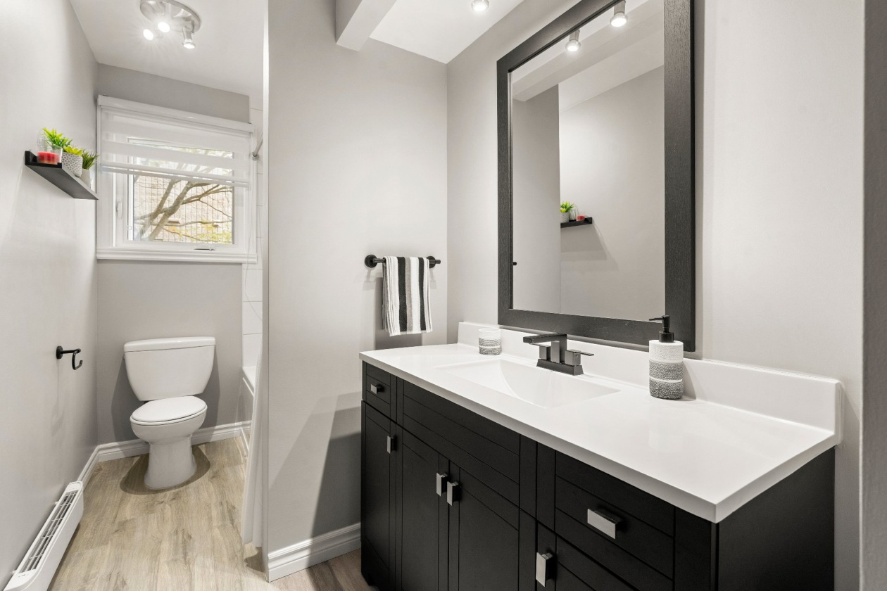 Salle de bains — 9008 Rue de l'Attisée, Lévis