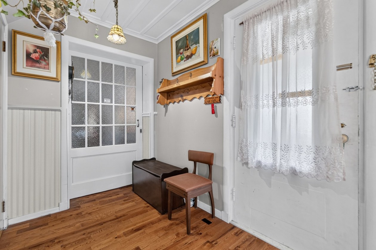 Hall d'entrée — 109 Route 132, Saint-Simon-de-Rimouski