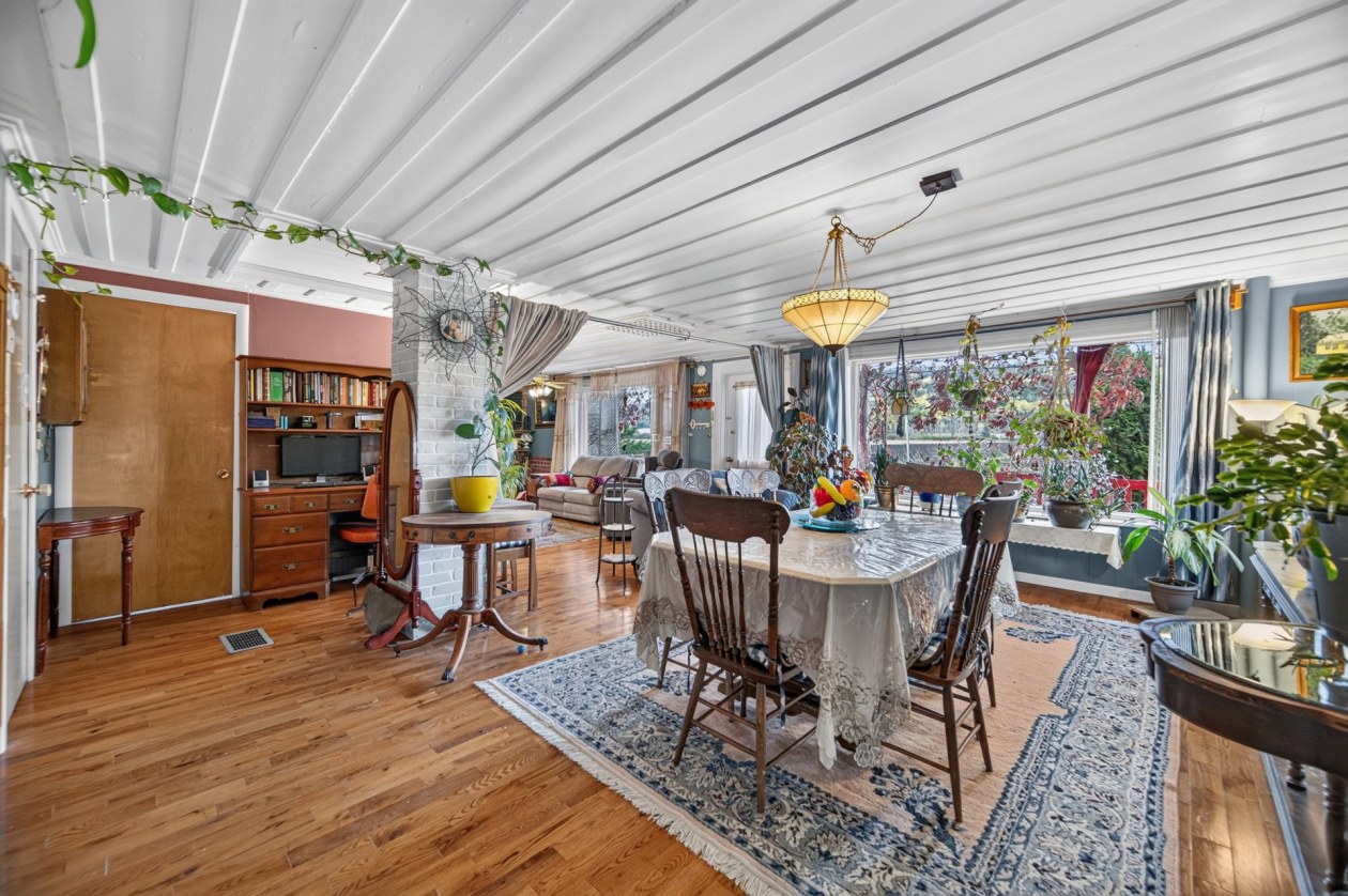 Salle à manger — 109 Route 132, Saint-Simon-de-Rimouski