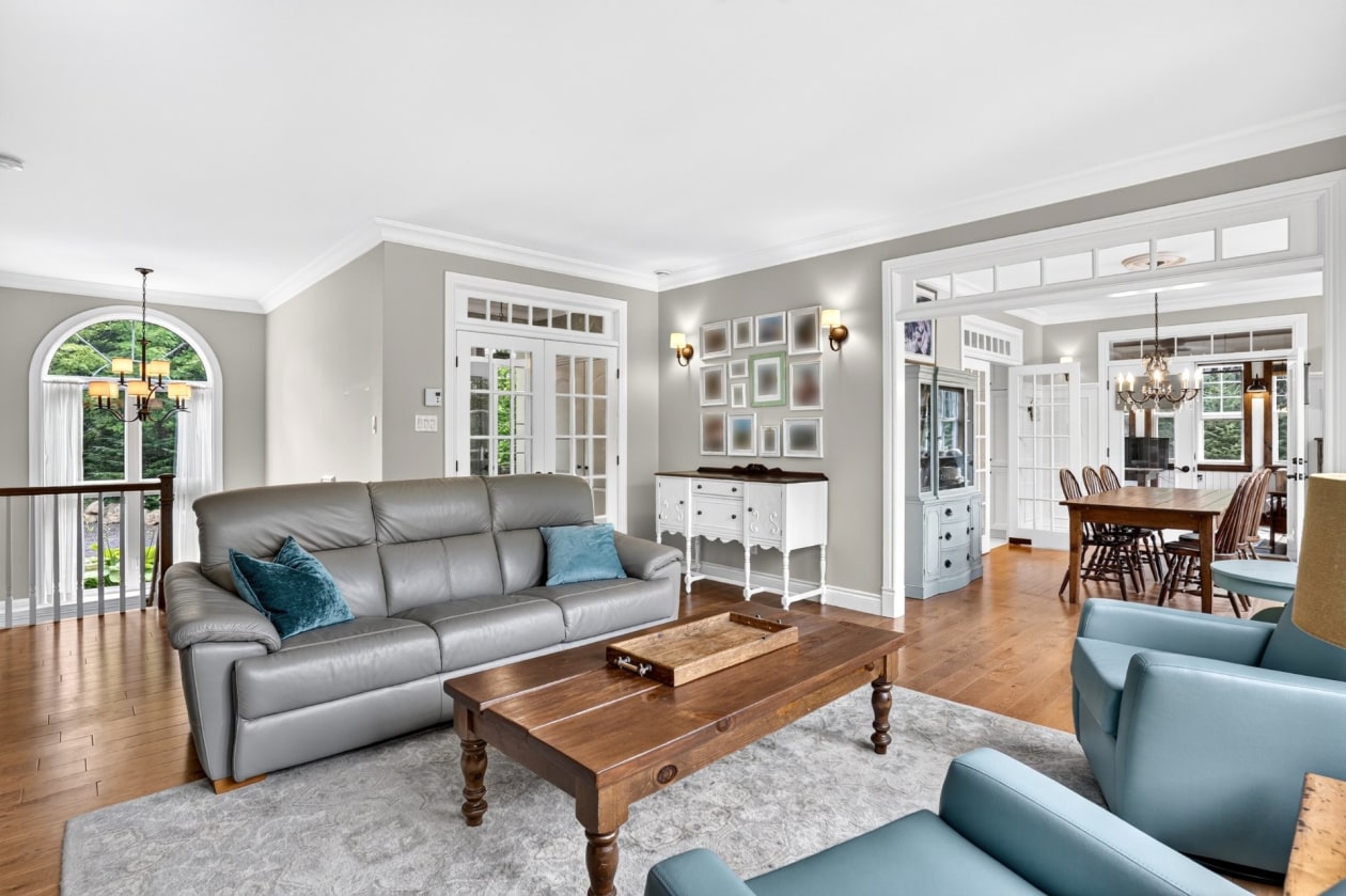 Salon — 19 Rue des Gemmes, Sainte-Marguerite-du-Lac-Masson