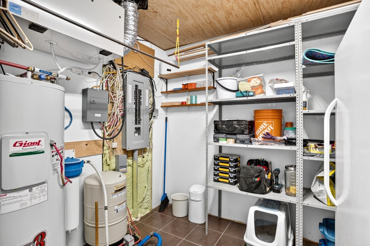 Rangement — 19 Rue des Gemmes, Sainte-Marguerite-du-Lac-Masson