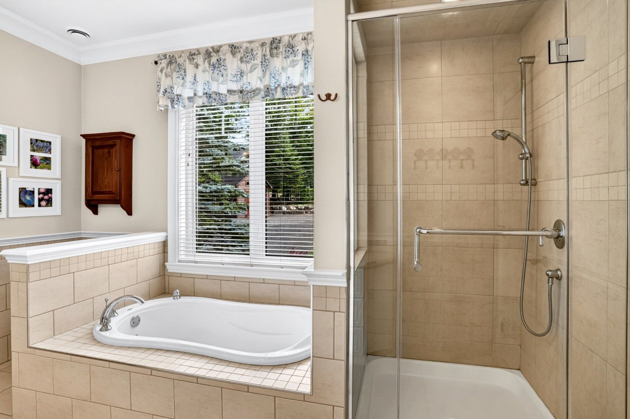 Salle de bains — 19 Rue des Gemmes, Sainte-Marguerite-du-Lac-Masson