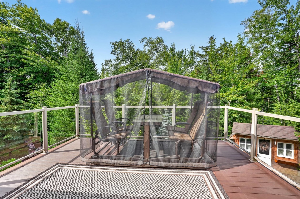 Balcon — 19 Rue des Gemmes, Sainte-Marguerite-du-Lac-Masson
