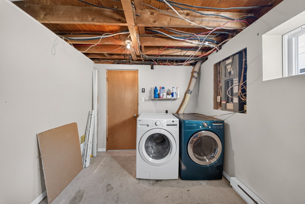 Laundry room — 1398 Rue Labelle, Sherbrooke