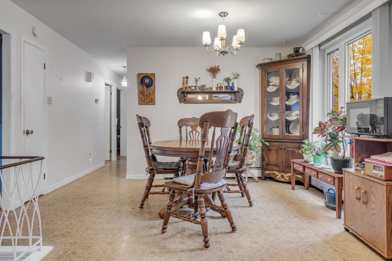 Salle à manger — 1409 Rue Ste-Madeleine, L'Ancienne-Lorette
