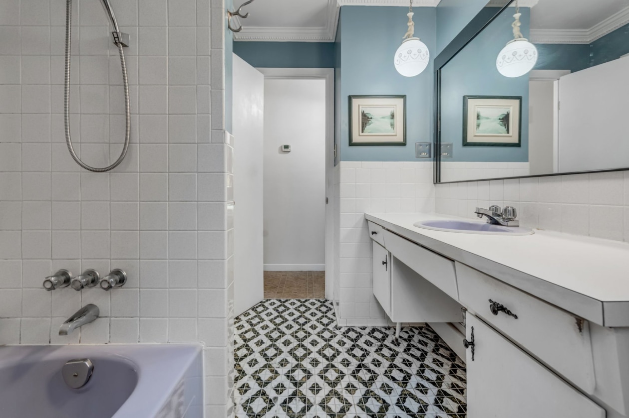 Salle de bains — 1409 Rue Ste-Madeleine, L'Ancienne-Lorette