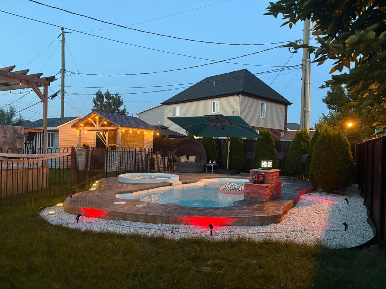 Cour — 1 Rue des Mésanges, Châteauguay