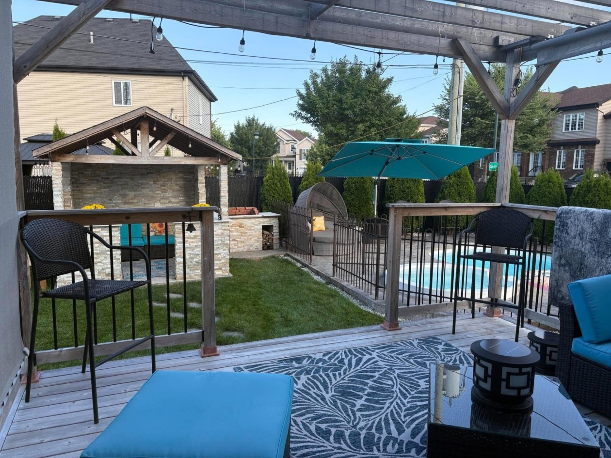 Cour — 1 Rue des Mésanges, Châteauguay