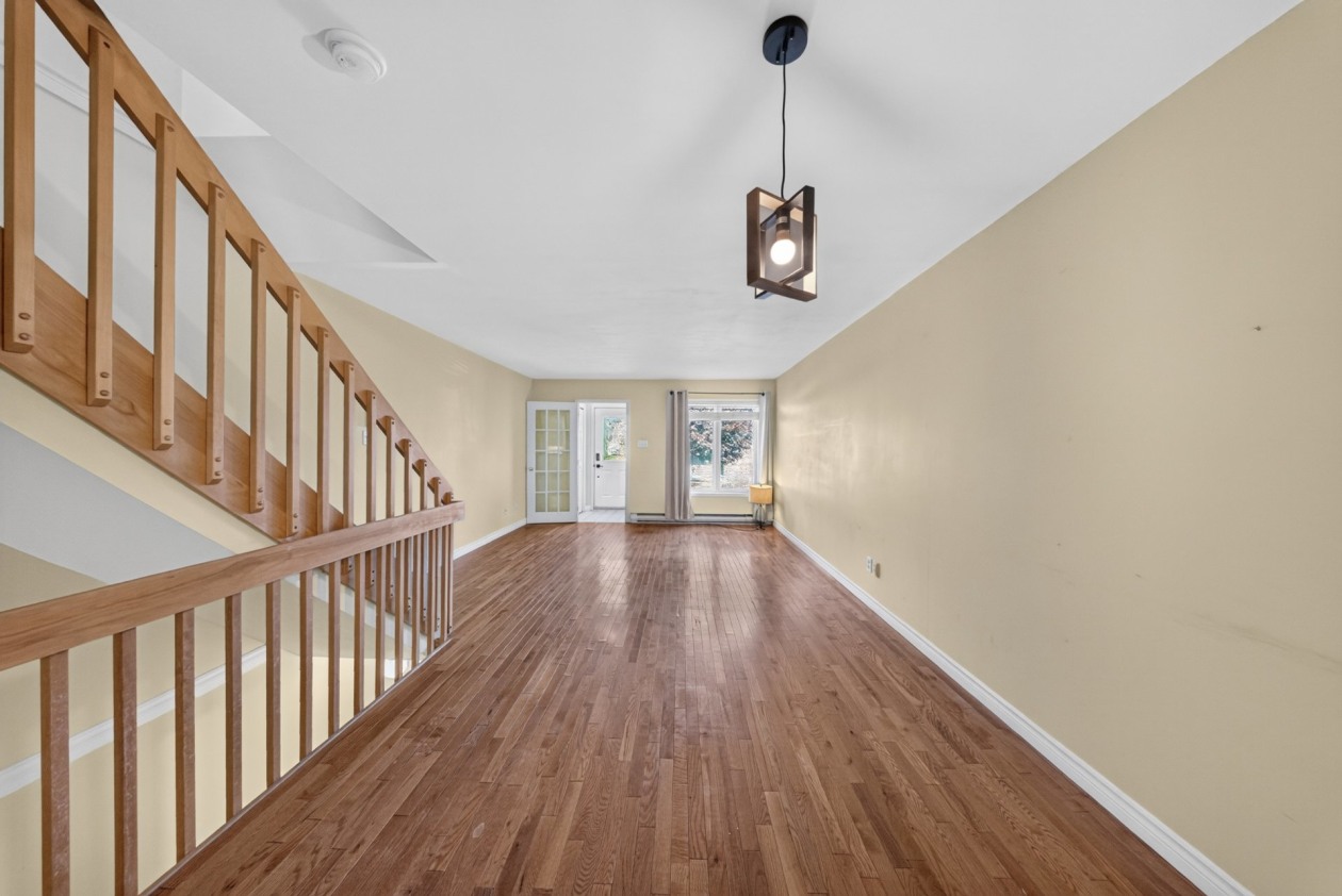 Living room — 4945 Rue Gabriel, Sherbrooke