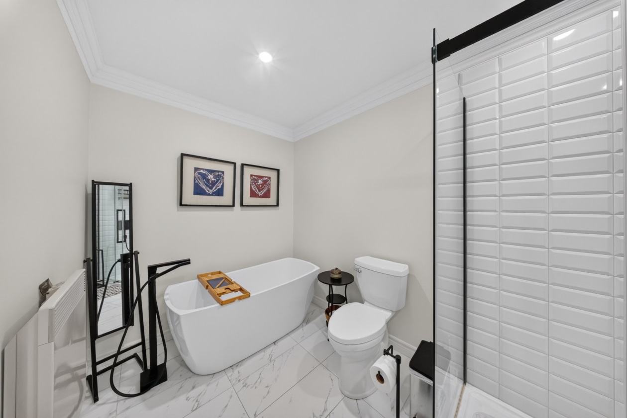 Bathroom — 4945 Rue Gabriel, Sherbrooke
