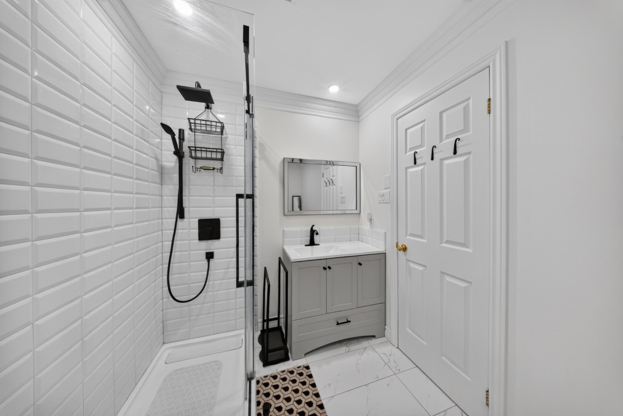 Bathroom — 4945 Rue Gabriel, Sherbrooke