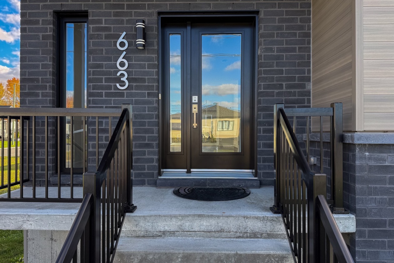 Façade — 663 Rue Jacob-Nicol, Roxton Pond