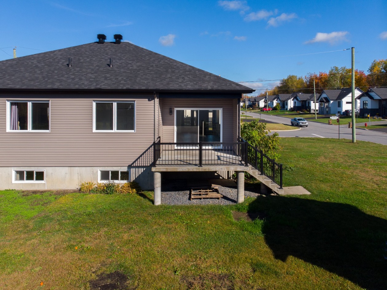Face arrière — 663 Rue Jacob-Nicol, Roxton Pond