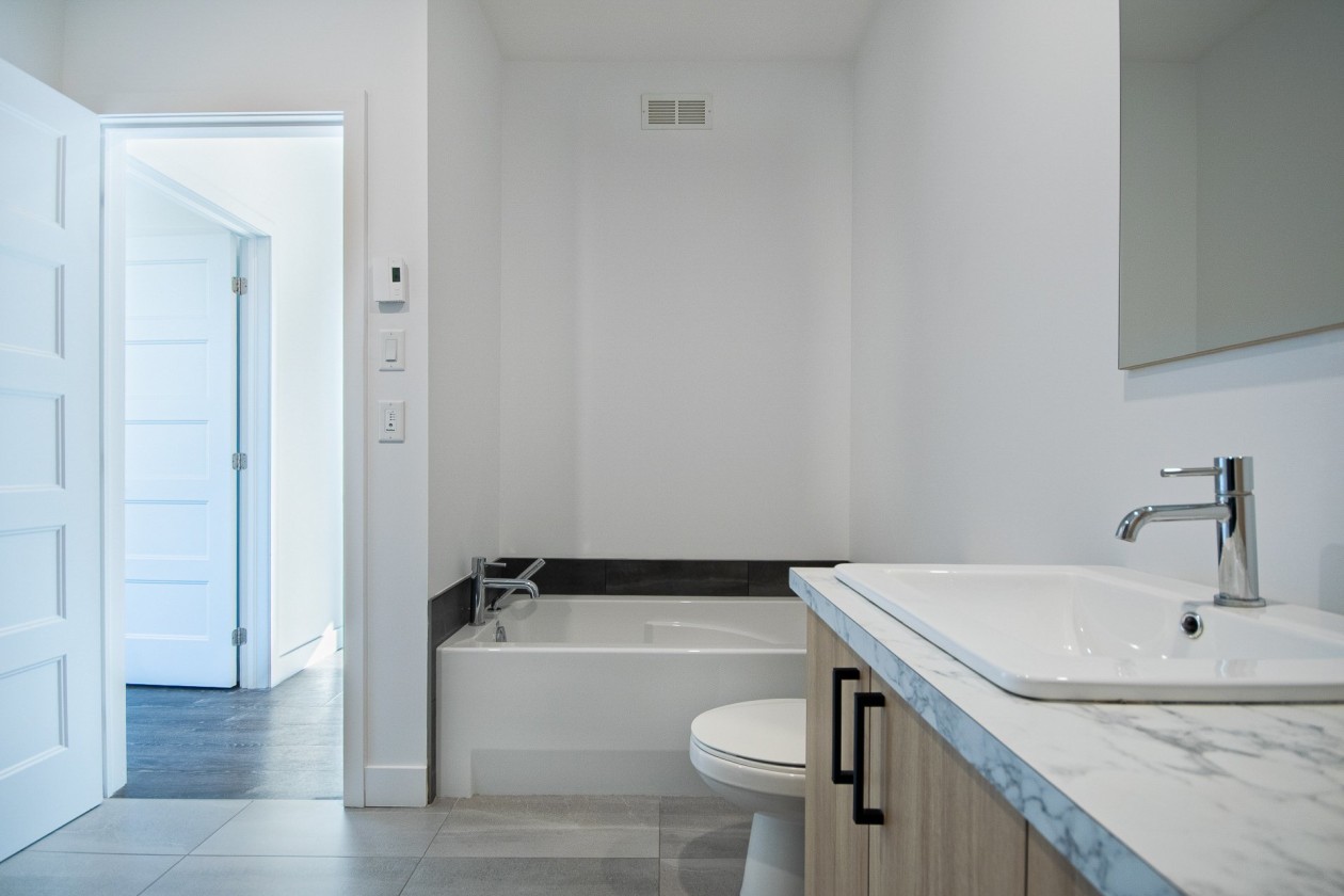 Salle de bains — 663 Rue Jacob-Nicol, Roxton Pond