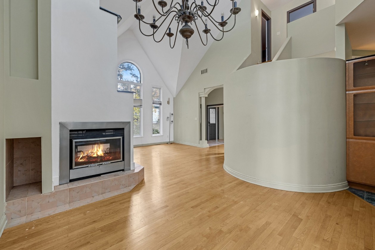 Salon — 931 Rue des Cerisiers, Otterburn Park