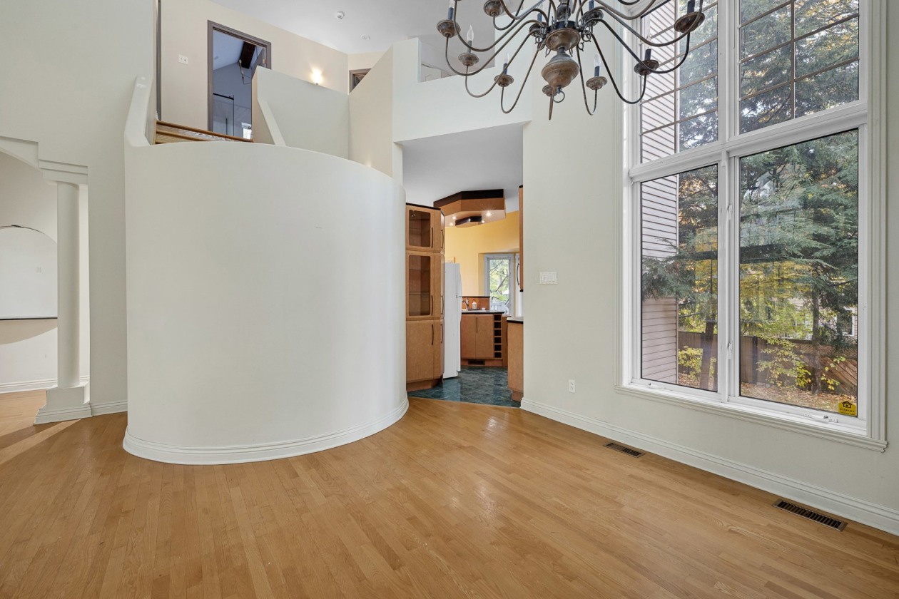 Salle à manger — 931 Rue des Cerisiers, Otterburn Park