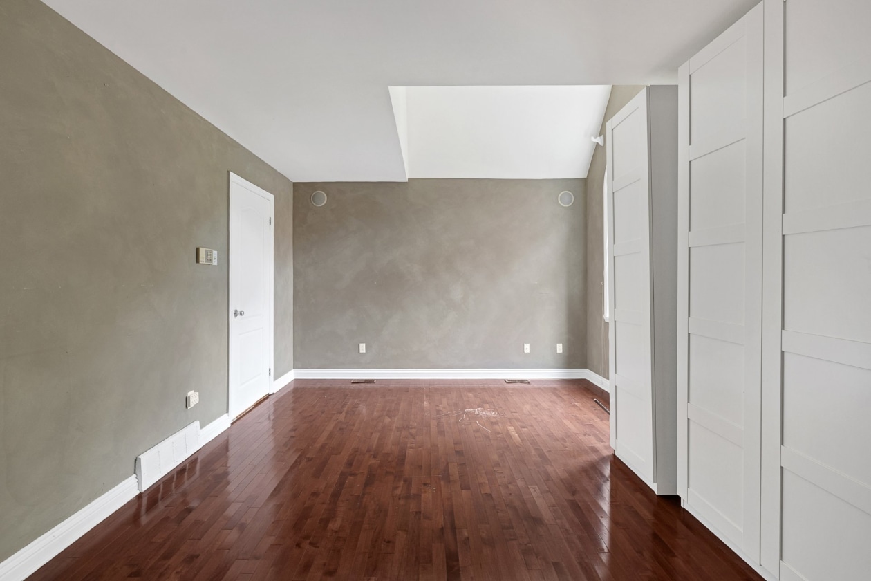 Chambre à coucher — 931 Rue des Cerisiers, Otterburn Park