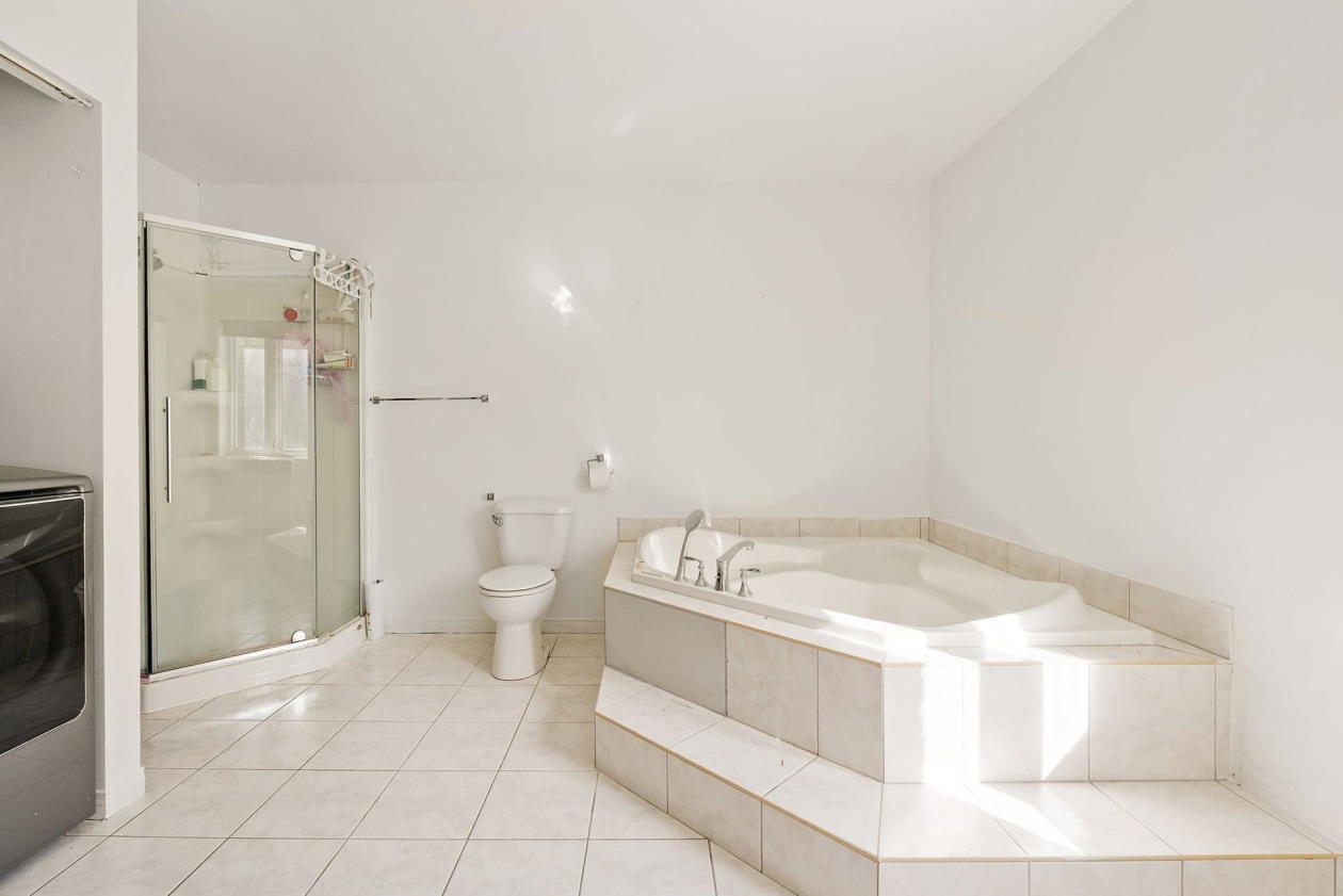 Salle de bains — 3060 Rue Duberger, Trois-Rivières