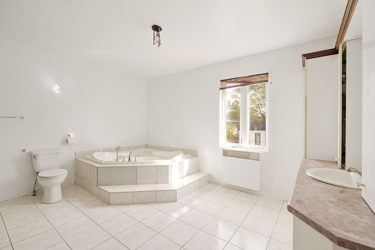 Salle de bains — 3060 Rue Duberger, Trois-Rivières