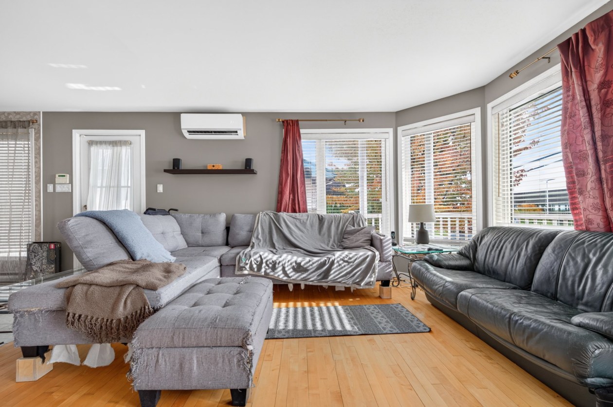 Salon — 1798 Av. de l'Amiral, Québec