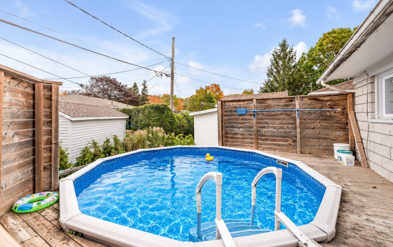 Piscine — 2493 Rue Pierre-Miville, Lévis