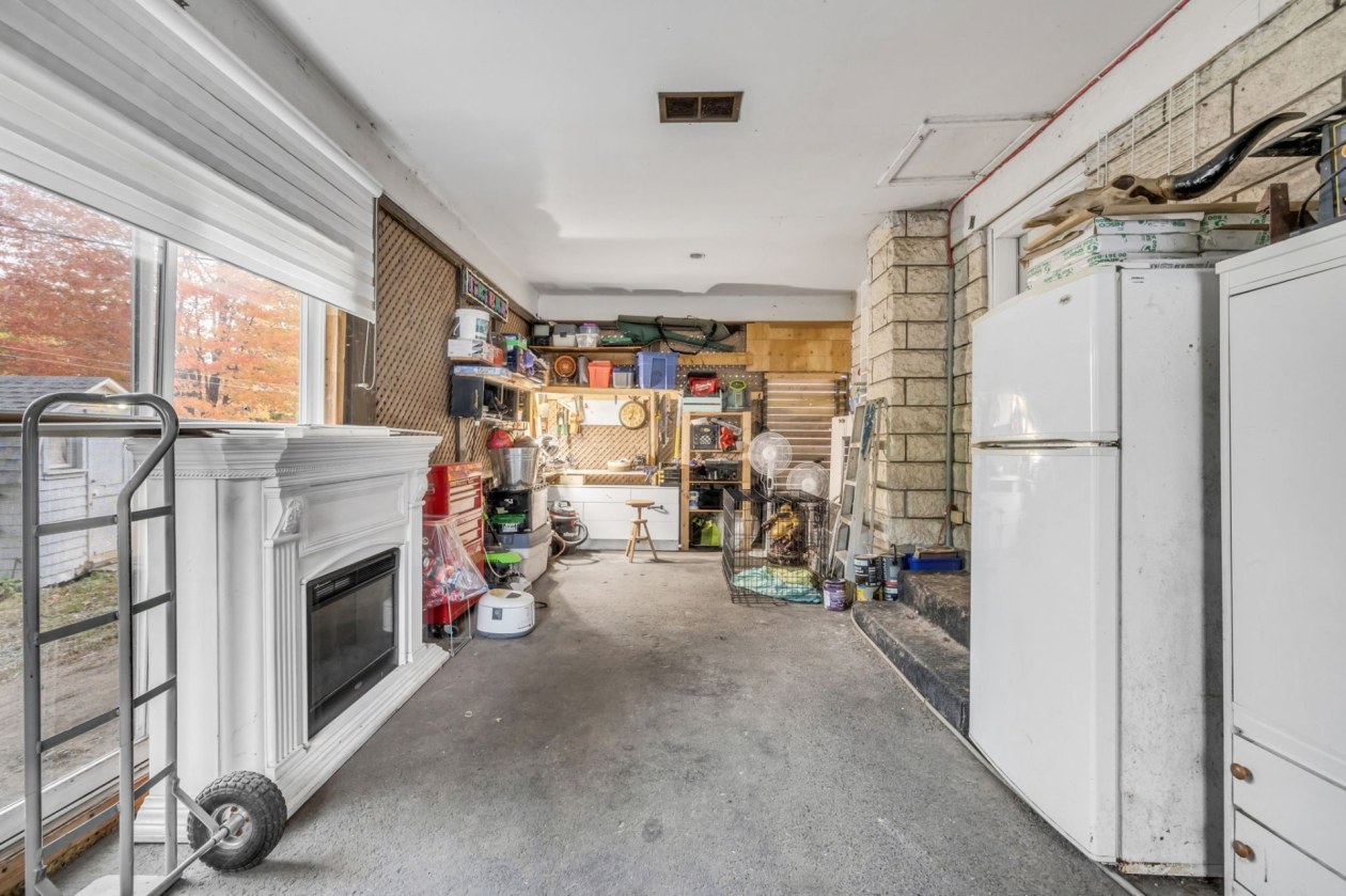 Rangement — 2493 Rue Pierre-Miville, Lévis