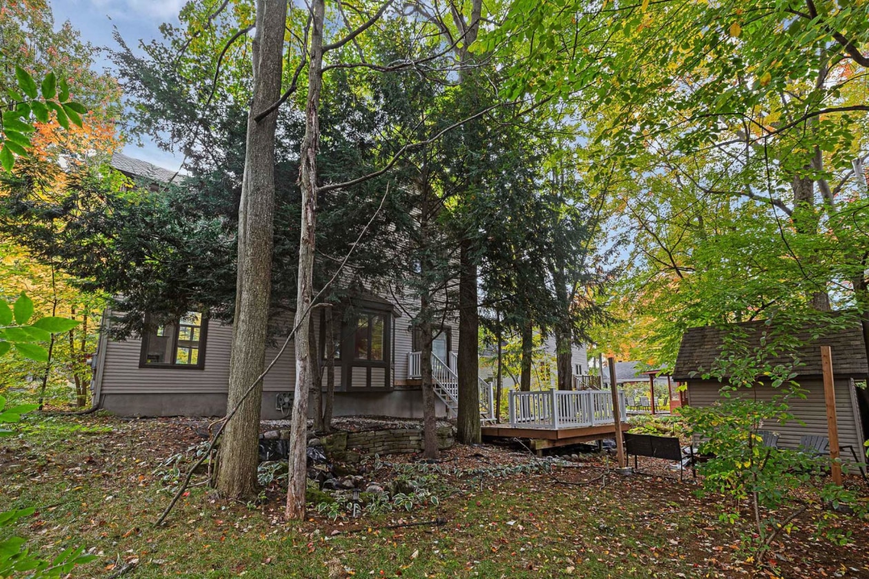 Face arrière — 931 Rue des Cerisiers, Otterburn Park