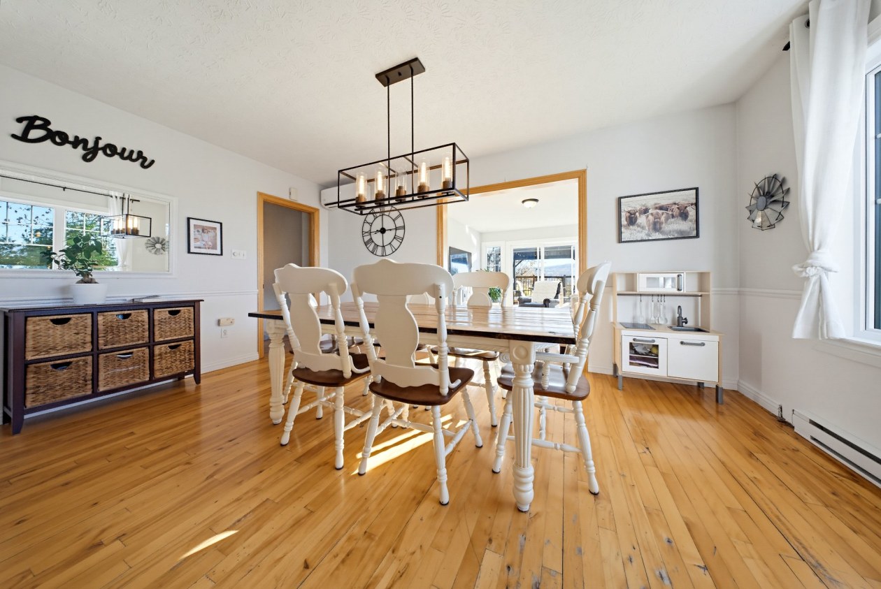 Salle à manger — 435 Rue St-Lambert, Sherbrooke