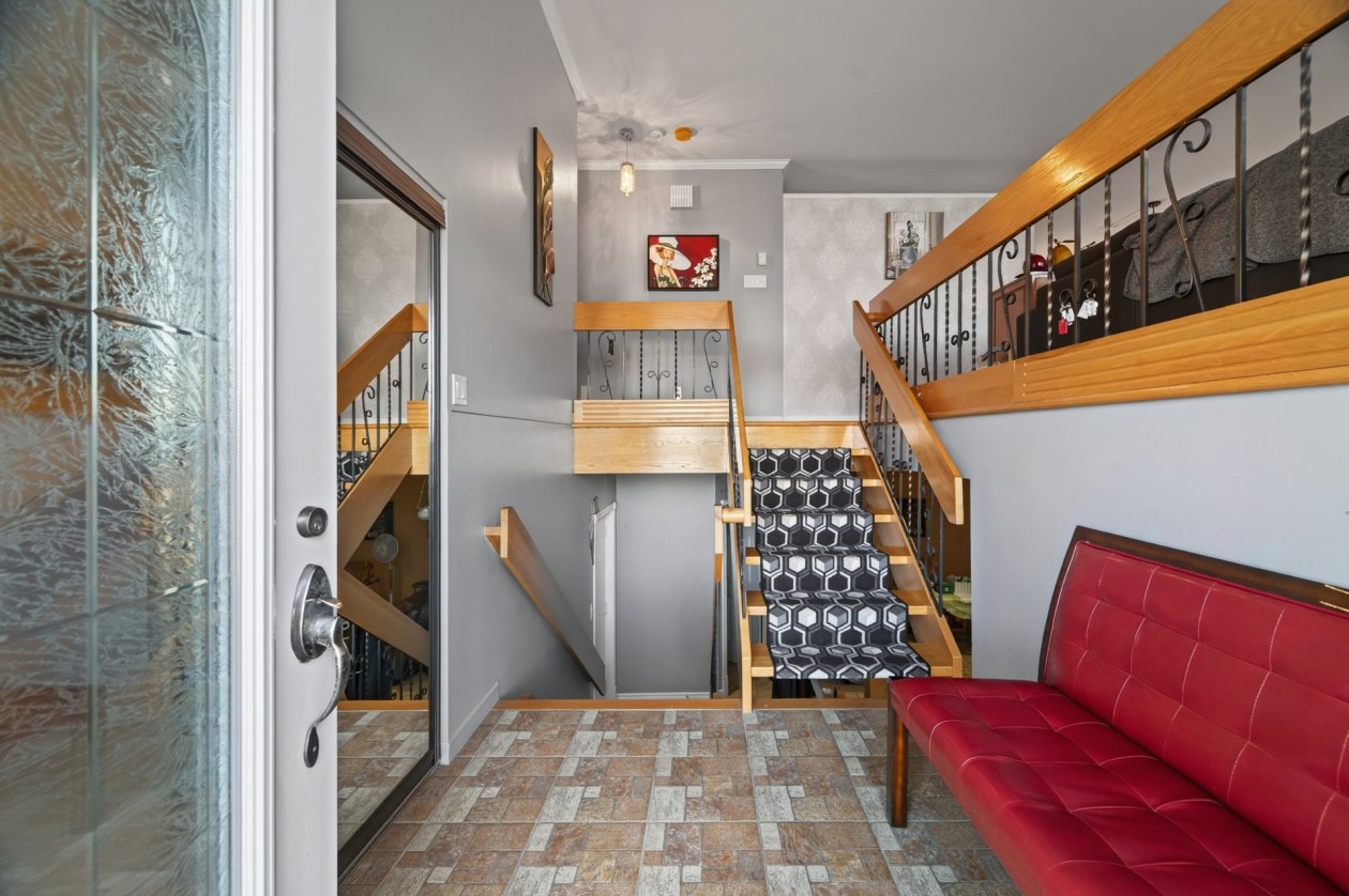 Hall d'entrée — 65 Rue de la Charente, Rimouski