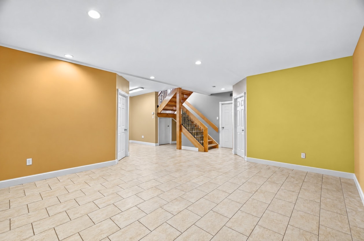 Salle familiale — 65 Rue de la Charente, Rimouski