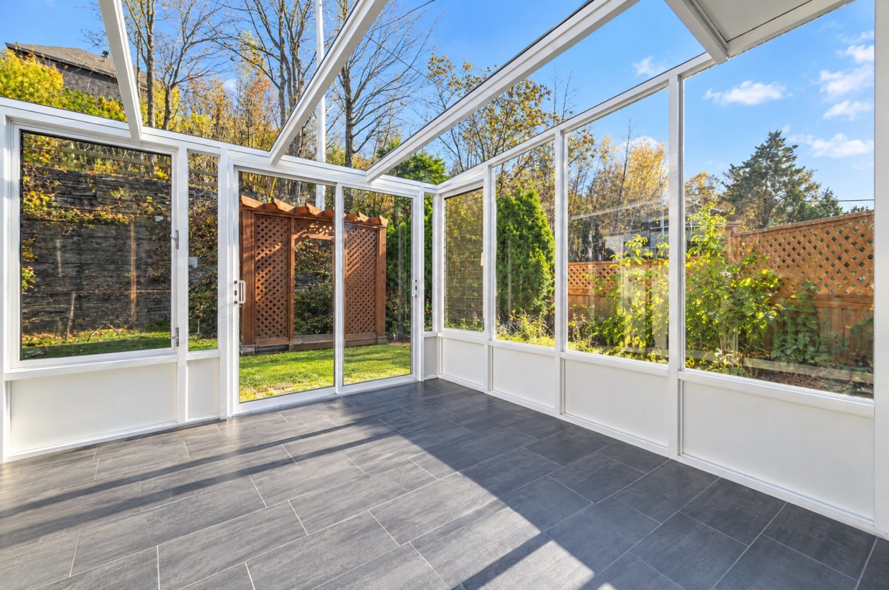 Verrière — 65 Rue de la Charente, Rimouski