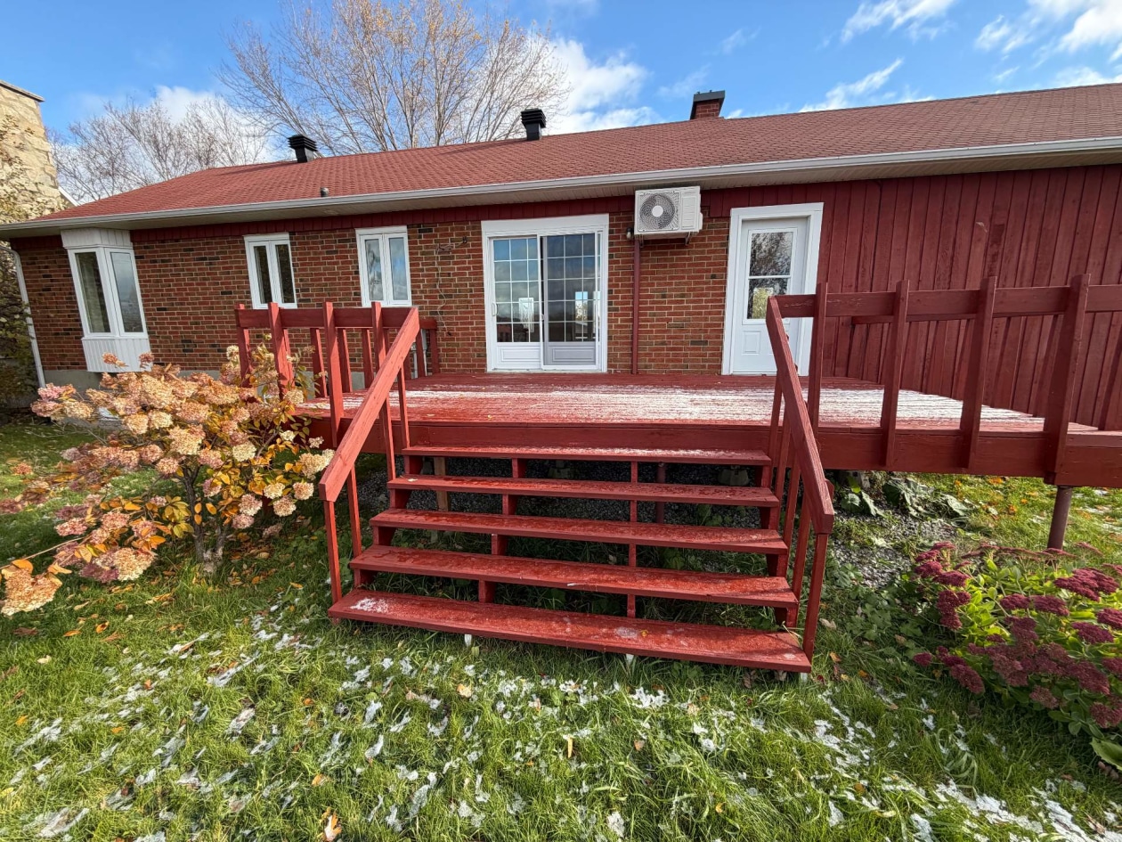 Face arrière — 1702 Rue de Normandie, Saguenay
