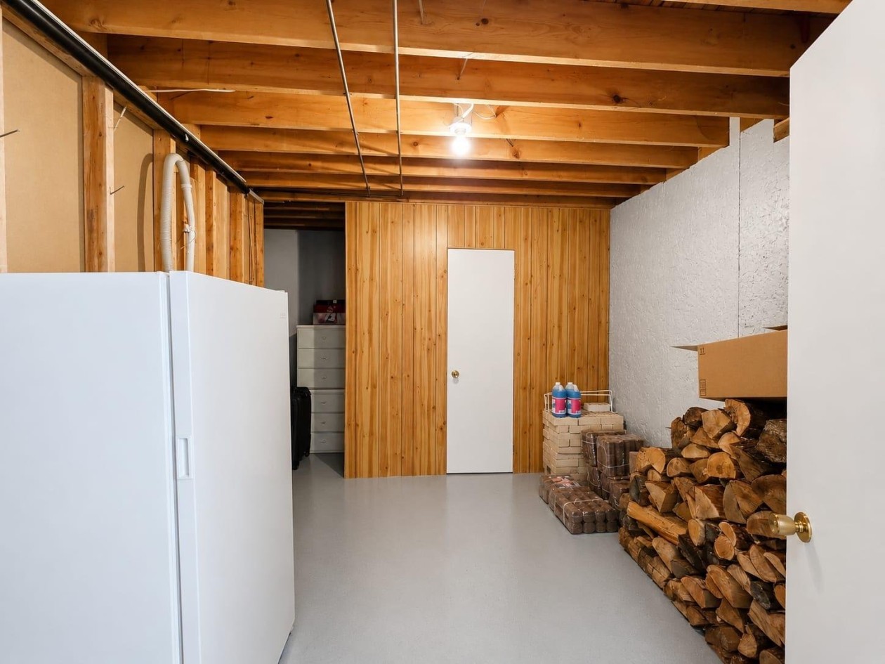 Rangement — 1815 Boul. Ste-Geneviève, Saguenay
