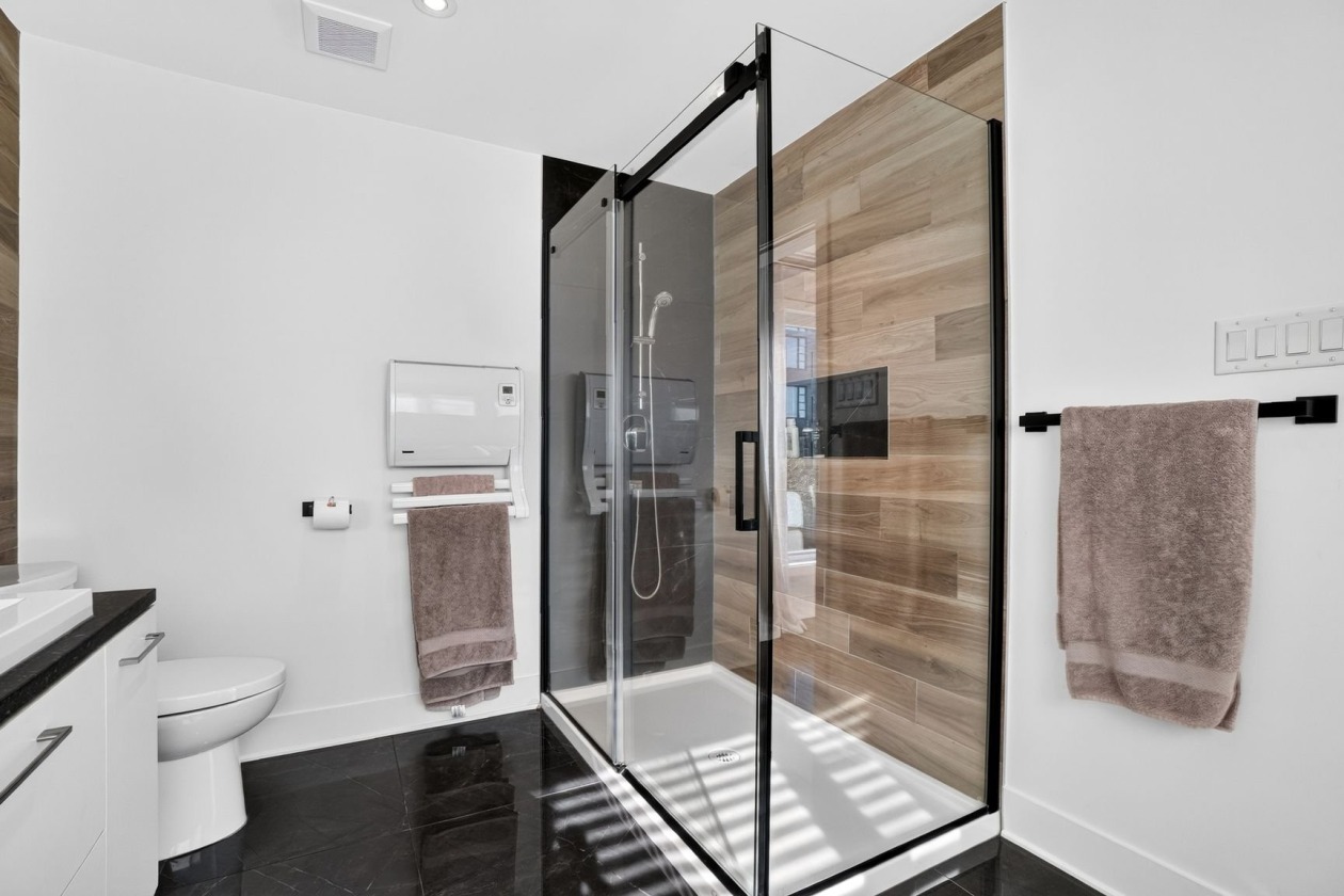 Salle de bains — 137 Rue de la Pruche, Terrebonne