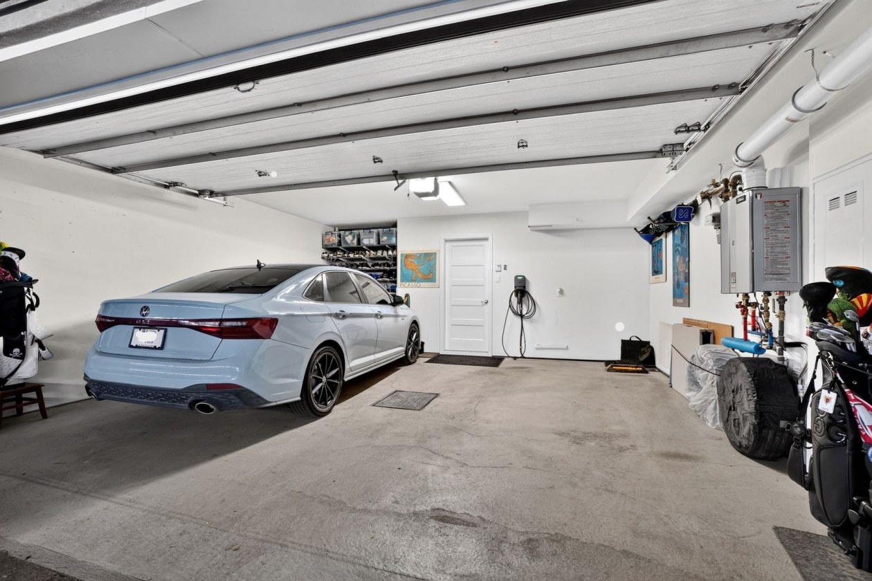 Garage — 137 Rue de la Pruche, Terrebonne